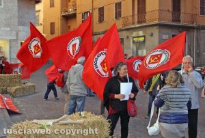 Viterbo - La manifestazione per la pace a piazza della Repubblica