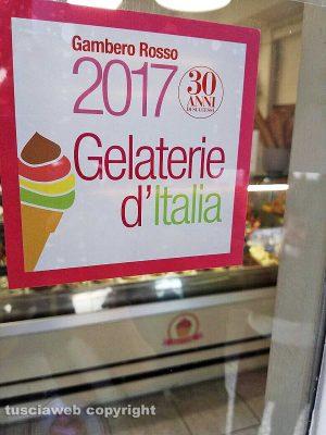 Vasanello - Il riconoscimento di Gambero Rosso alla gelateria "Crema e latte" di Pina Vincenzotti