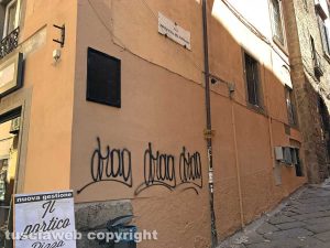 Viterbo - Centro storico - Graffiti su un muro di corso Italia