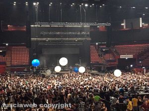 Milano - Lo stato sociale in concerto al Mediolanum Forum di Assago