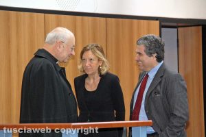 Tribunale - Il vescovo Lino Fumagalli, la presidente Maria Rosaria Covelli e il giudice Ettore Capizzi