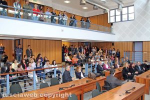 Tribunale - Il vescovo nell'aula di corte d'assise per la benedizione di Pasqua