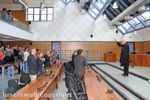 Tribunale - Il vescovo nell'aula di corte d'assise per la benedizione di Pasqua