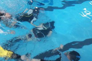 Sport - Immersioni in piscina per i ragazzi di Sorrisi che nuotano e ViterSport