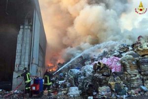 Vigili del fuoco - Incendio in impianto smaltimento rifiuti