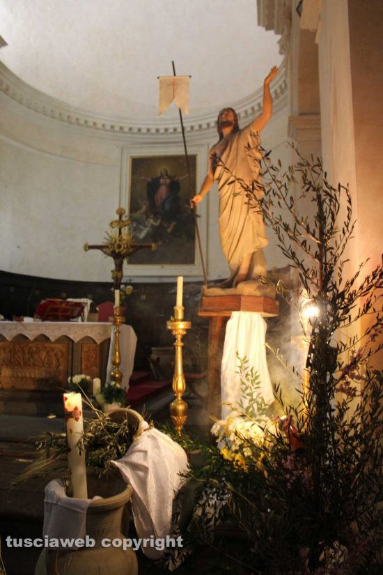 Canepina - L'altare della chiesa collegiata 