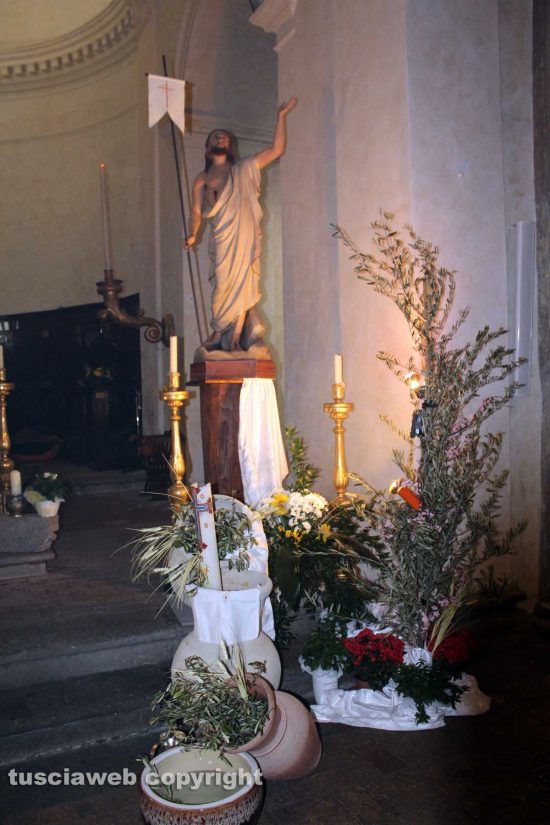 Canepina - L'altare della chiesa collegiata 