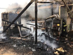 Tobia - Incendio in falegnameria - Intervento dei vigili del fuoco