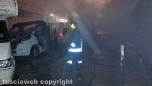 Viterbo - In fiamme camper al Poggino