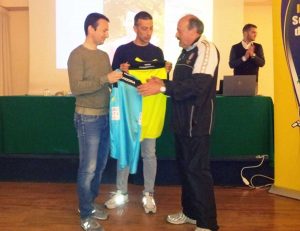 Giallatini e Dobosz donano le loro maglie al presidente Aia di Viterbo Gasbarri  