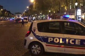 Parigi - Sparatoria sugli Champs Élysées