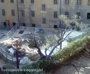 Viterbo - Il cantiere alle spalle del teatro dell'Unione