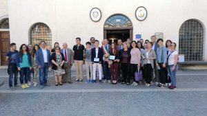 Montalto di Castro - La consegna dei riconoscimenti ai due studenti