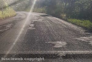 Vetralla - Le buche su strada provinciale 10