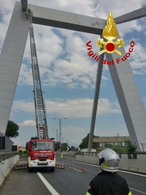 Roma - Fiumicino - Intervento dei vigili del fuoco