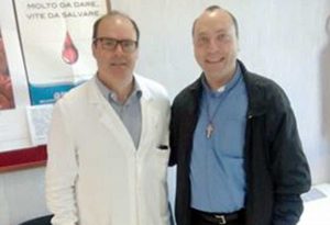 Don Gianluca Scrimieri con il dottore Gabriele Mandarello