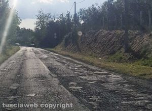Vetralla - Le buche su strada provinciale 10