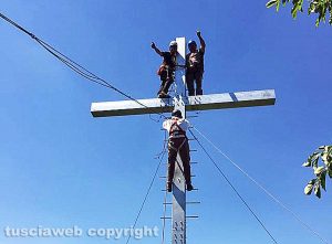 Viterbo - La nuova croce sul monte san Valentino