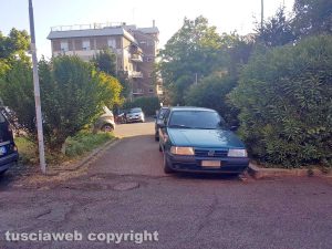 Viterbo - Via del Paradiso e via Palmanova sommerse dalle auto