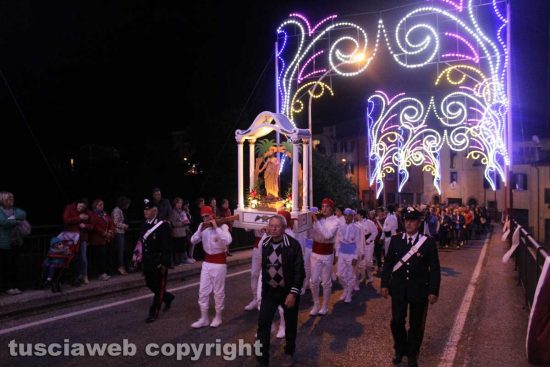 Canepina - La processione della minimacchina di Santa Corona