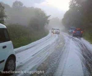 Maltempo - Grandine come neve tra Tuscania e Vetralla