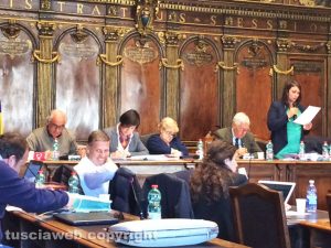 Viterbo - Consiglio comunale - Daniela Bizzarri sui banchi della presidenza