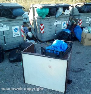 L'immondizia in località Monterazzano