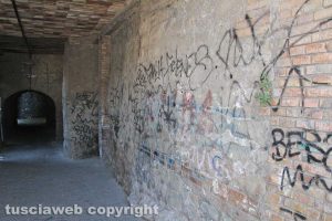 Bagnaia - Degrado nel passaggio verso il parcheggio