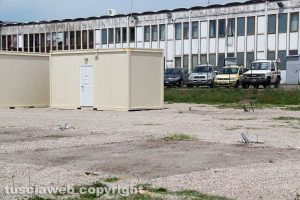 Viterbo - Campo profughi alla ex fiera, iniziato lo smantellamento