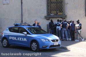 Viterbo - Migranti sotto la prefettura
