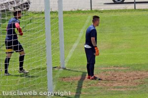 Sport - Calcio - Viterbese - L'allenamento di ieri - Sandomenico s'improvvisa portiere