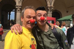Viterbo - I ragazzi dell'Orioli a piazza del Comune