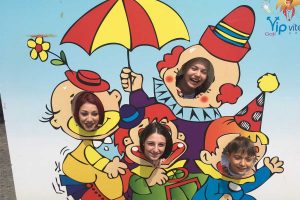 Viterbo - I ragazzi dell'Orioli a piazza del Comune