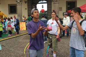 Viterbo - I ragazzi dell'Orioli a piazza del Comune