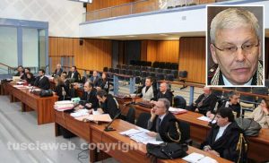 Viterbo - Tribunale - Il maxiprocesso Asl - Nel riquadro: Gianluca Dell'Agnello