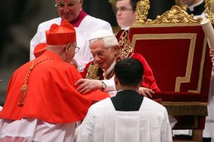 Il cardinale Prosper Grech con papa Ratzinger