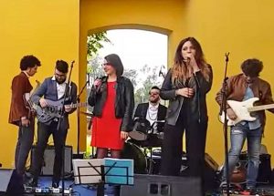 Parma - A destra la cantante viterbese Marta Bruzzichelli