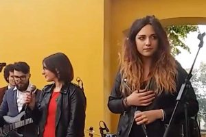 Parma - A destra la cantante viterbese Marta Bruzzichelli