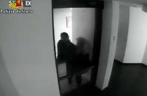 Vicenza - Donna aggredita per strapparle la collana