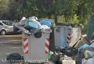 Cumuli di immondizia a Sant'Angelo di Roccalvecce