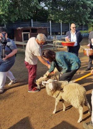 Corchiano - La visita della presidente Boldrini alle due agnelline