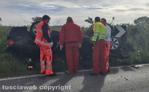 Montefiascone - Cappotta con l'auto, muore 40enne