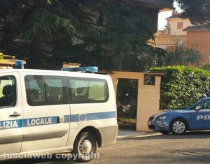 Viterbo - Via De Gasperi - Donna precipita dal quarto piano e muore