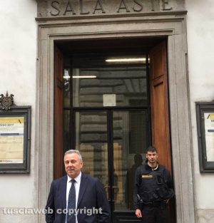 Milano - Silvio Cappelli davanti alla sala aste