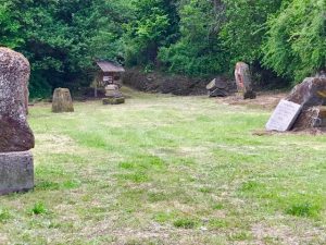 Vitorchiano - Le statue lungo il percorso che porta al santuario
