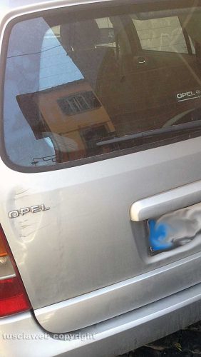 Viterbo - L'auto sequestrata in via dei Magliatori