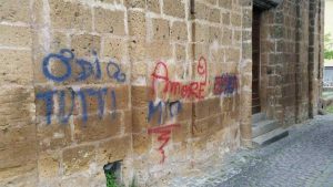 Vasanello - I monumenti imbrattati