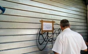 Roma - L'officina sequestrata
