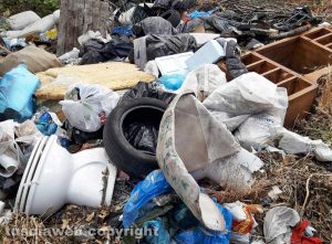 Viterbo - Discarica abusiva al Riello