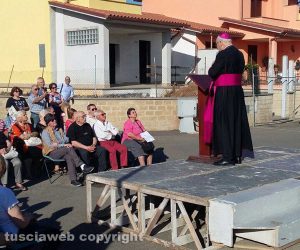 Tuscania - Intitolata una piazza a don Steno Santi